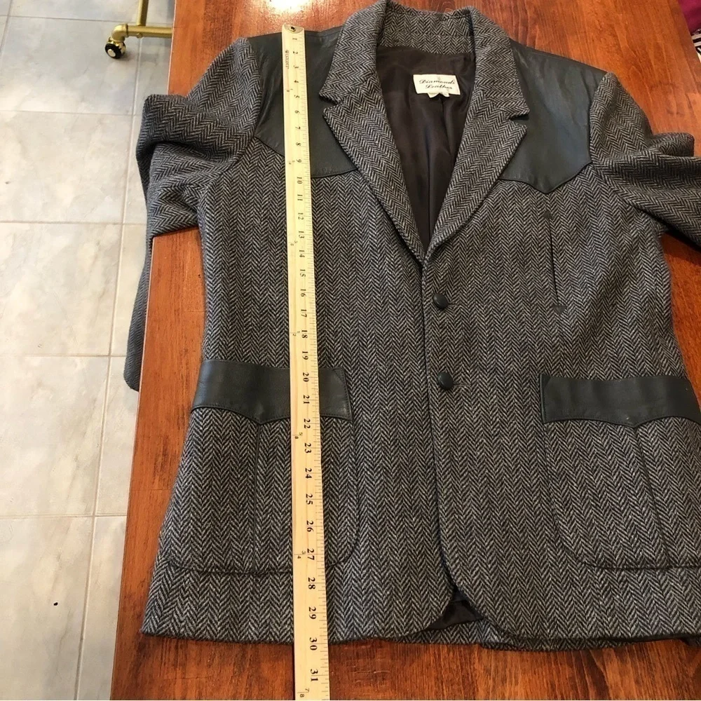 VINTAGE grey herringbone sports jacket leather elbow patches single breasted 44